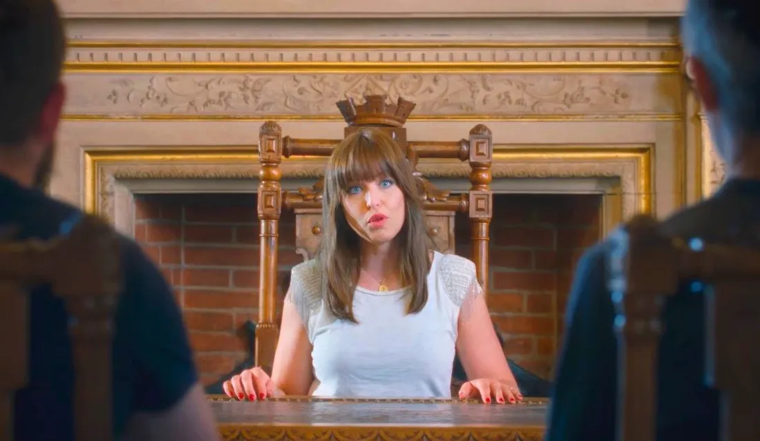 Natasha St-Pierre dans la peau de Jeanne d'Arc pour le clip de "Me croirez-vous ?"