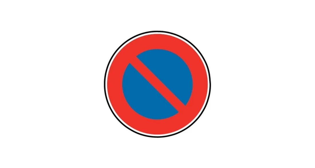 Panneau de stationnement interdit