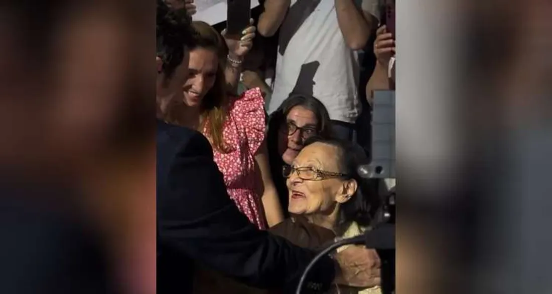 Patrick Bruel souhaite ses 100 ans à une fan