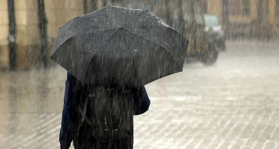 Personne sous un parapluie