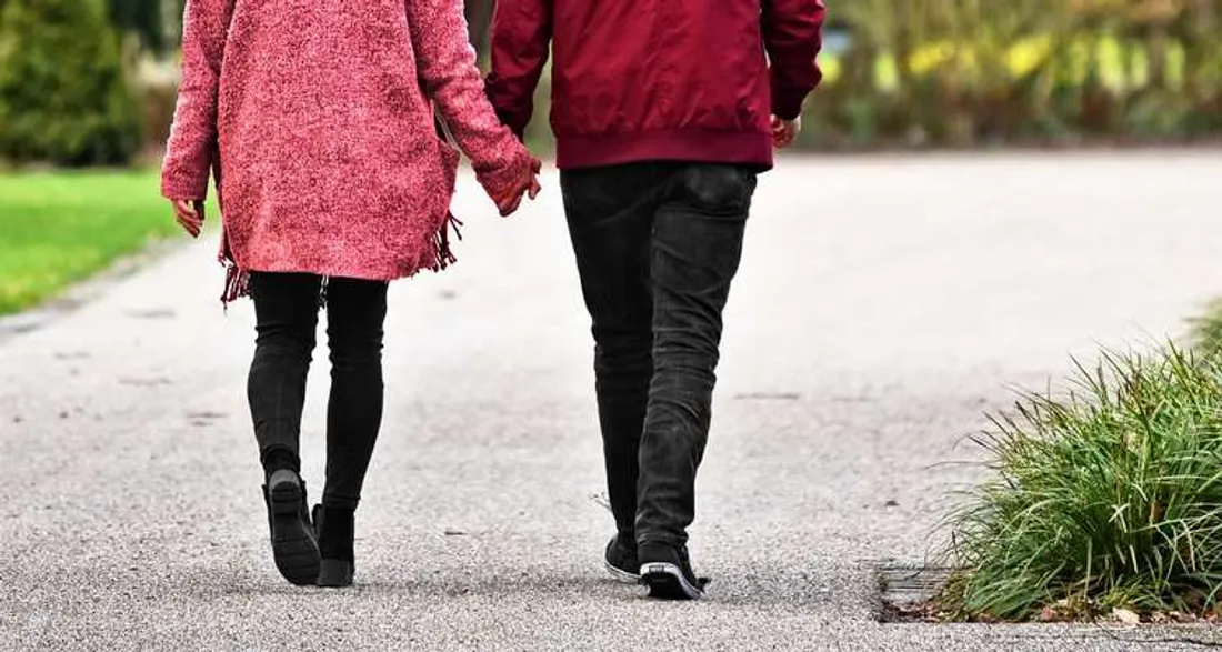 Personnes qui marchent