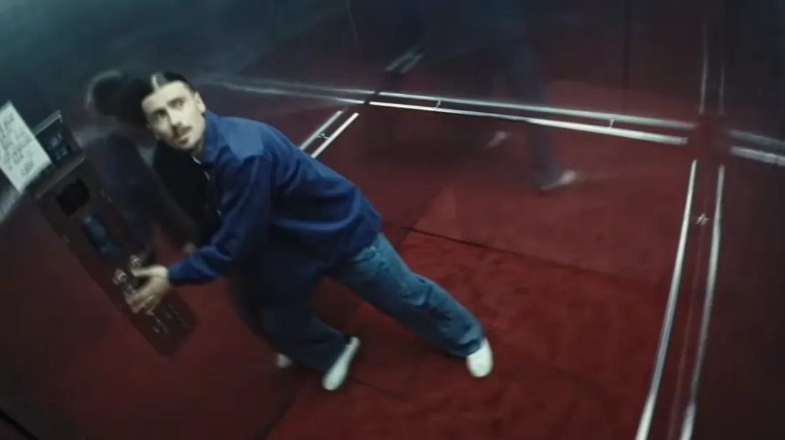 Pierre Garnier dans le clip de "L'horizon"