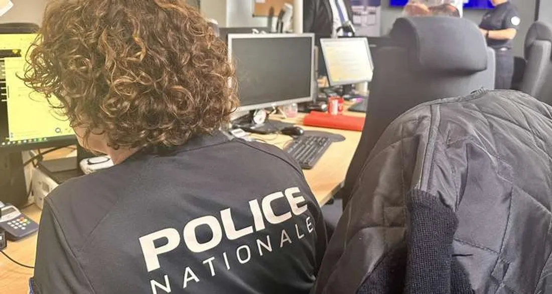 Agent de la plateforme d'accompagnement contre les violences