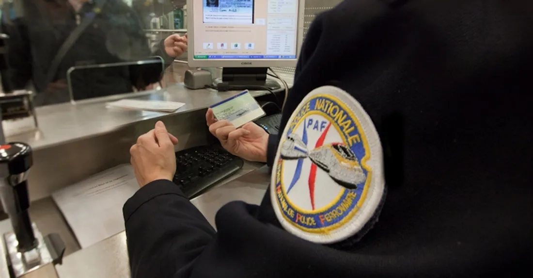 Police aux frontières