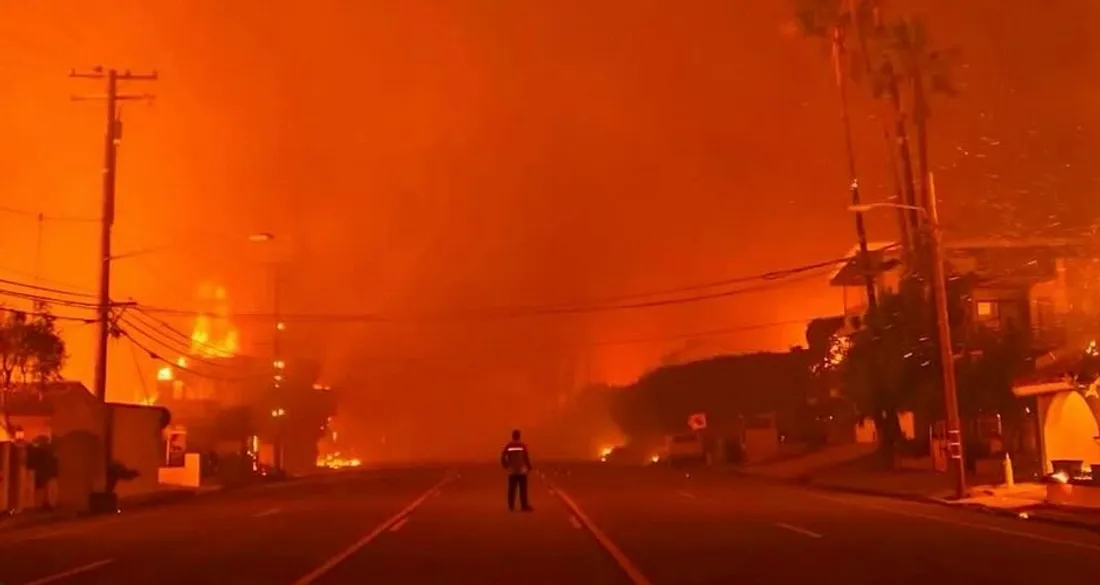 Pompier en intervention à Los Angeles