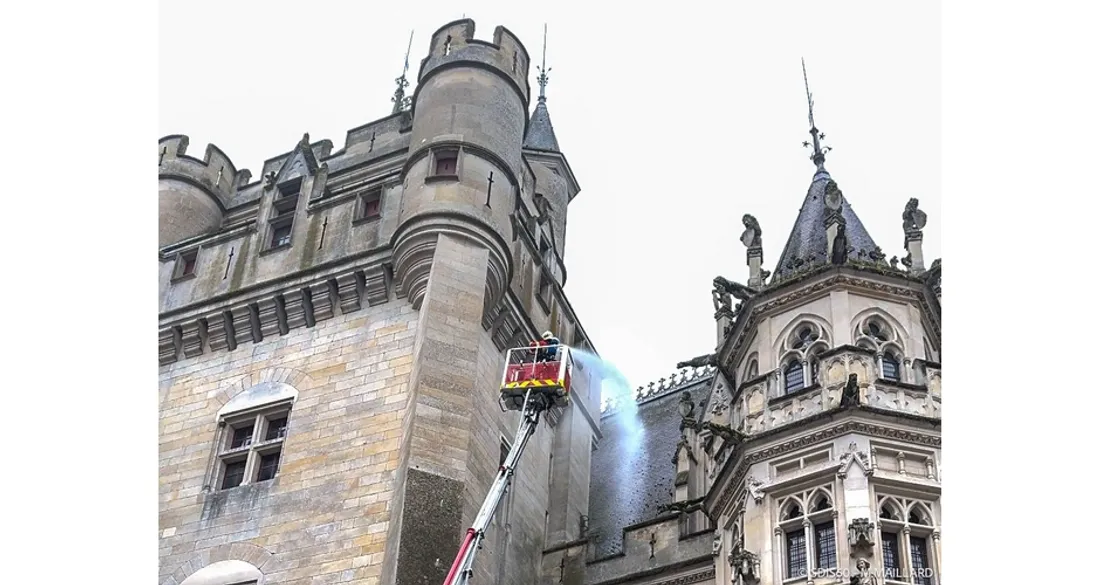 Pompiers qui s'entraînent à Pierrefonds