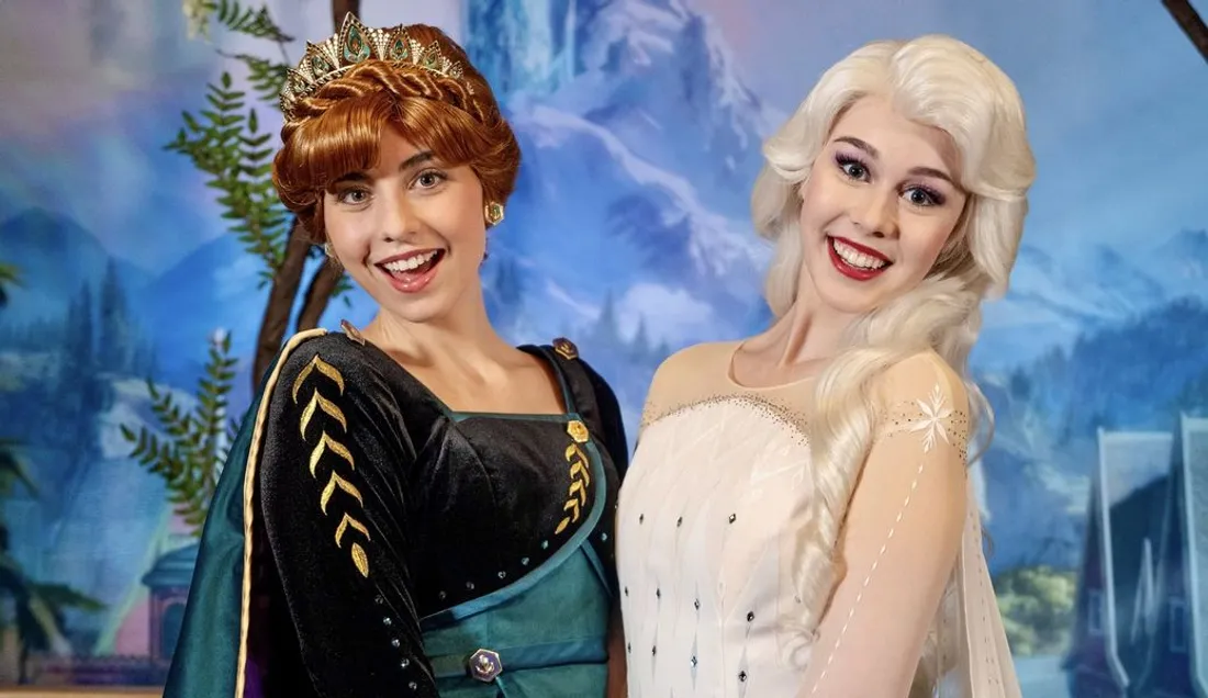 Les princesses Anne et Elsa à Disneyland Paris
