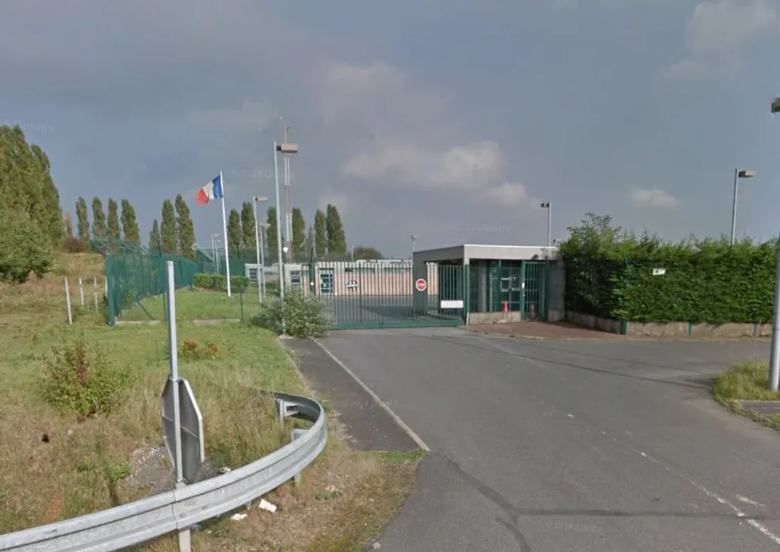 Centre de rétention administrative du Mesnil-Amelot