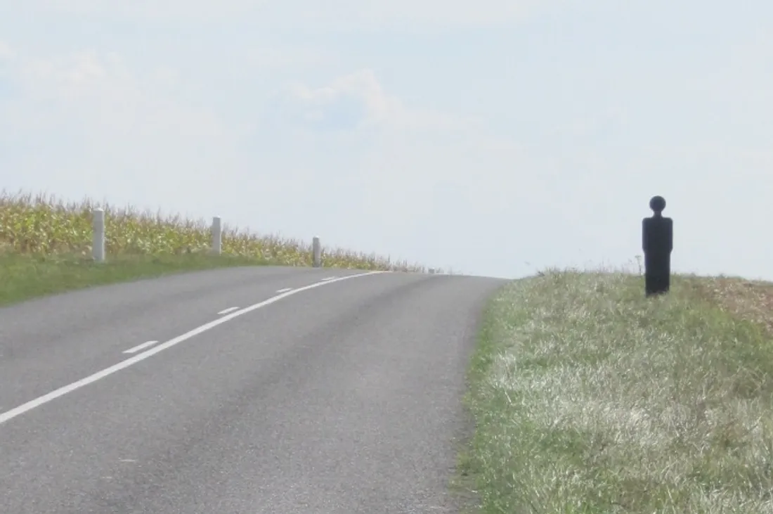 Silhouette, victime sur la route