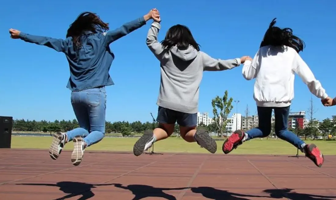 Enfants qui s'activent