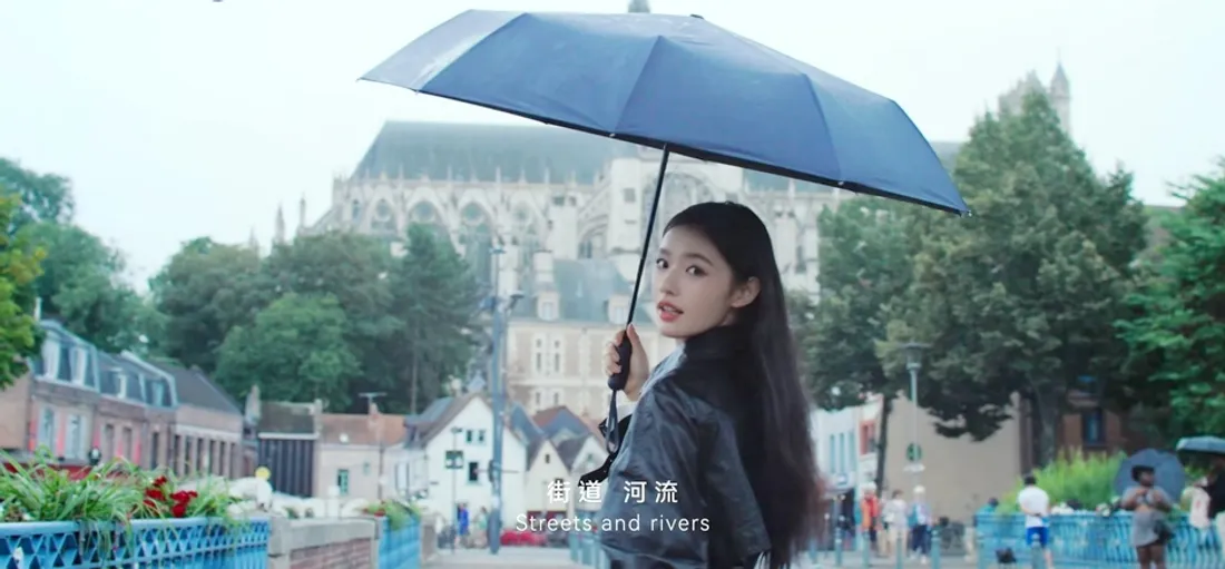 Jelly Lin se met en scène dans les plus belles vues de la Somme