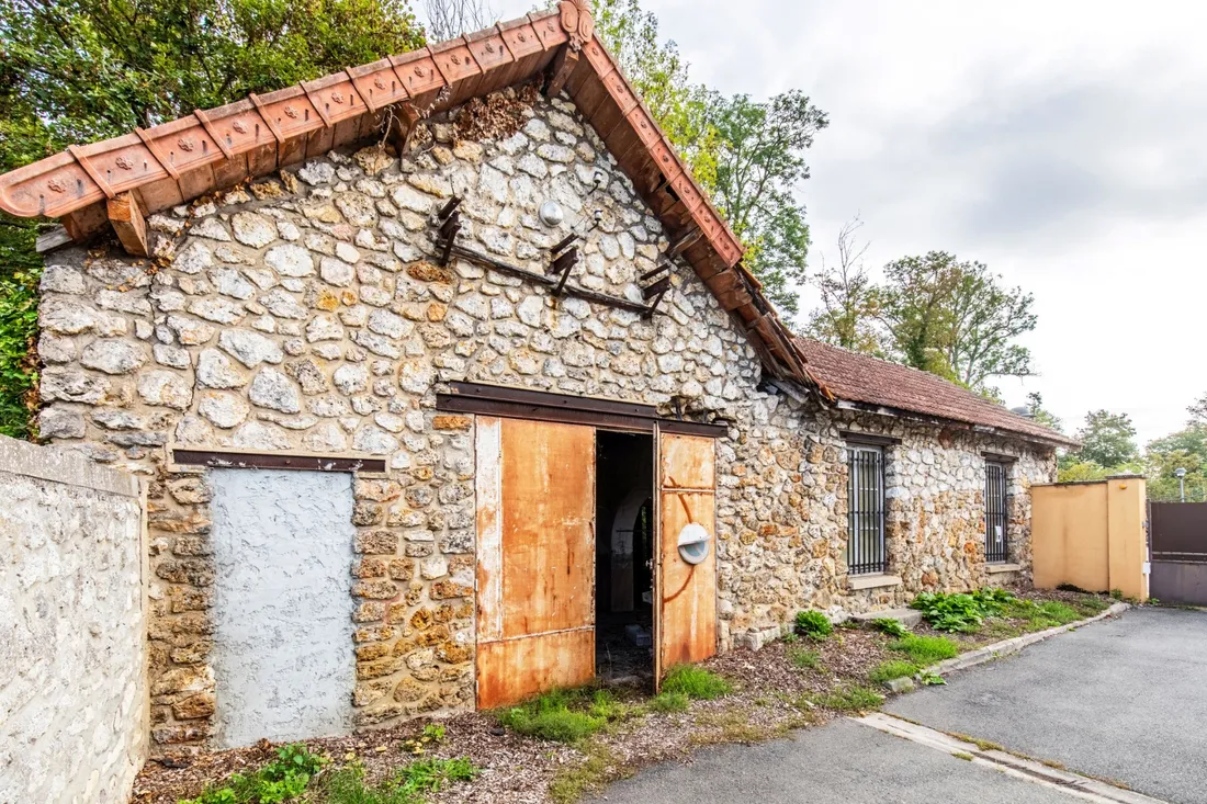 Usine en vente à Villepreux