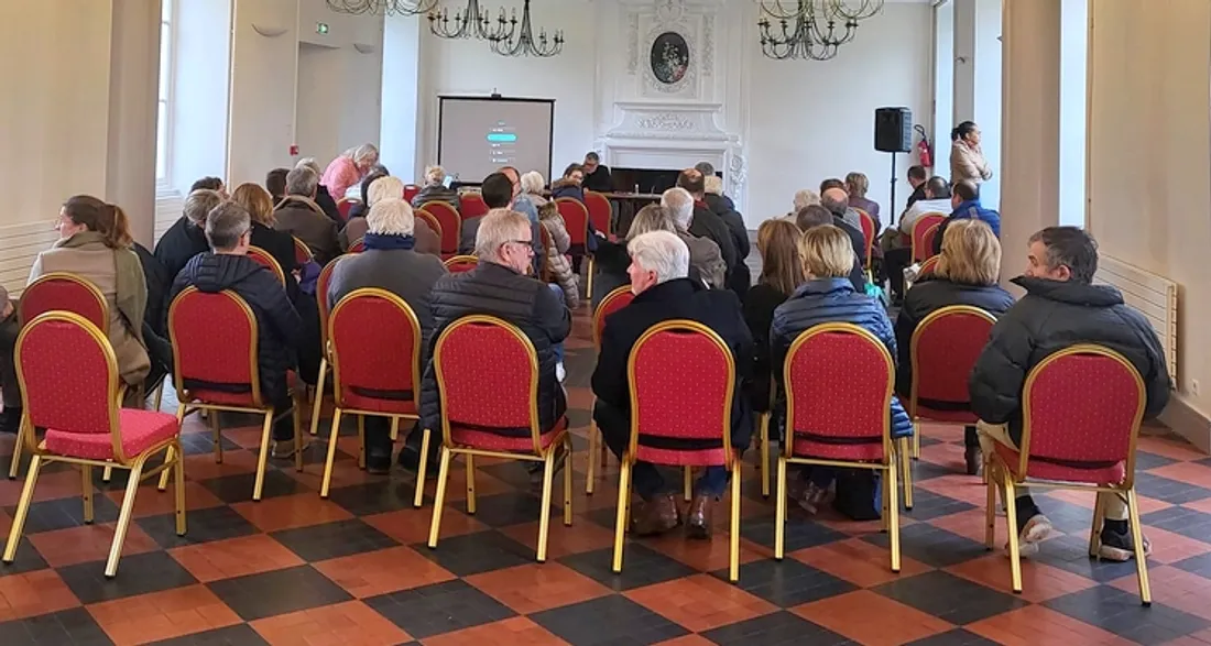 Réunion contre le passage de camions