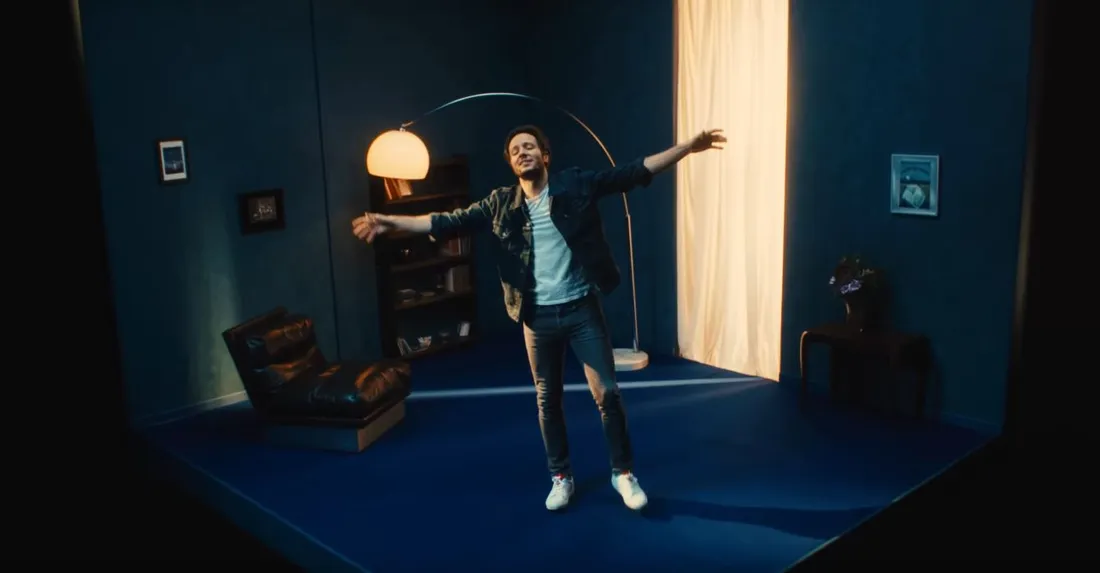 Vianney dans le clip de "Je suis fou"