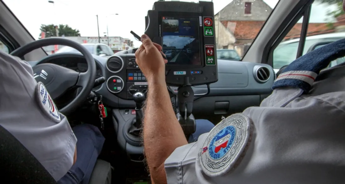 Voiture LAPI vue de l'intérieur