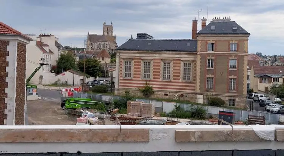 Vue sur la cathédrale de Meaux depuis le futur auditorium de la cité de la musique Simone Veil