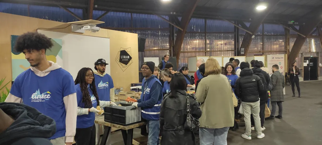 Distribution à Nantes de colis alimentaires