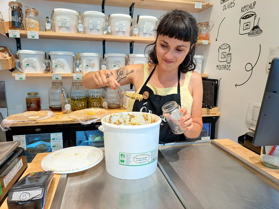 Johanna Le Mau, fondatrice et gérante de l’épicerie indépendante Ô Bocal à Nantes