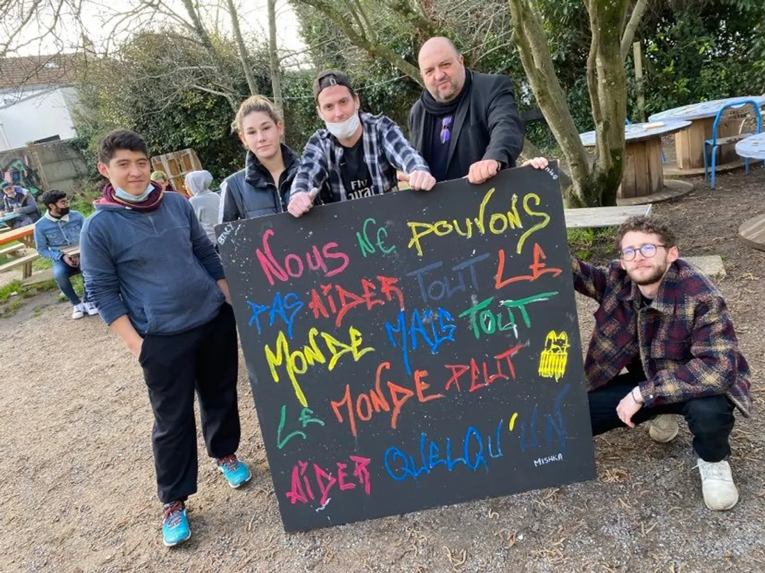 Camillo, Tom, Manon, Stacy, stagiaires et Régis Balry, directeur de formation CEMEA