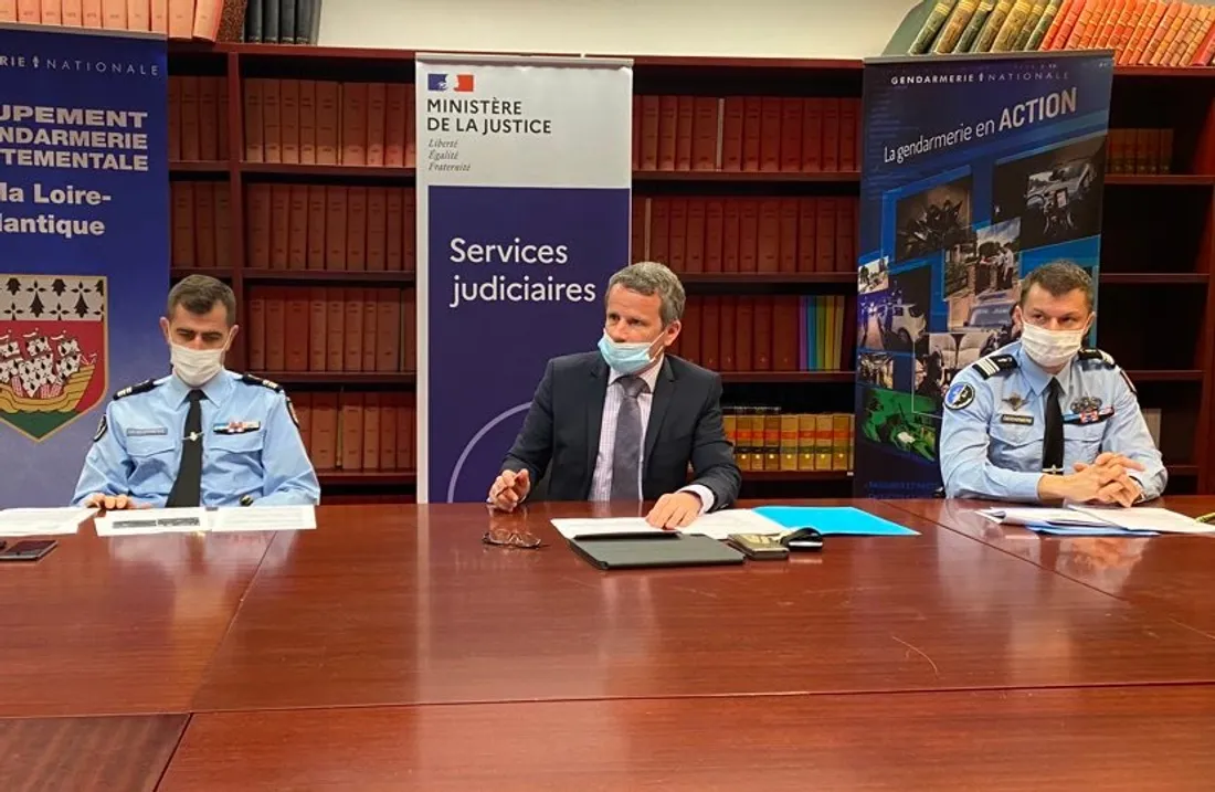 Le procureur de la république de Nantes Renaud Gaudeul et les services de gendarmerie