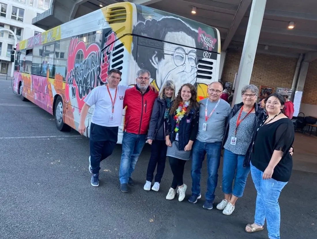 Une petite partie des bénévoles du bus du Coeur à Nantes