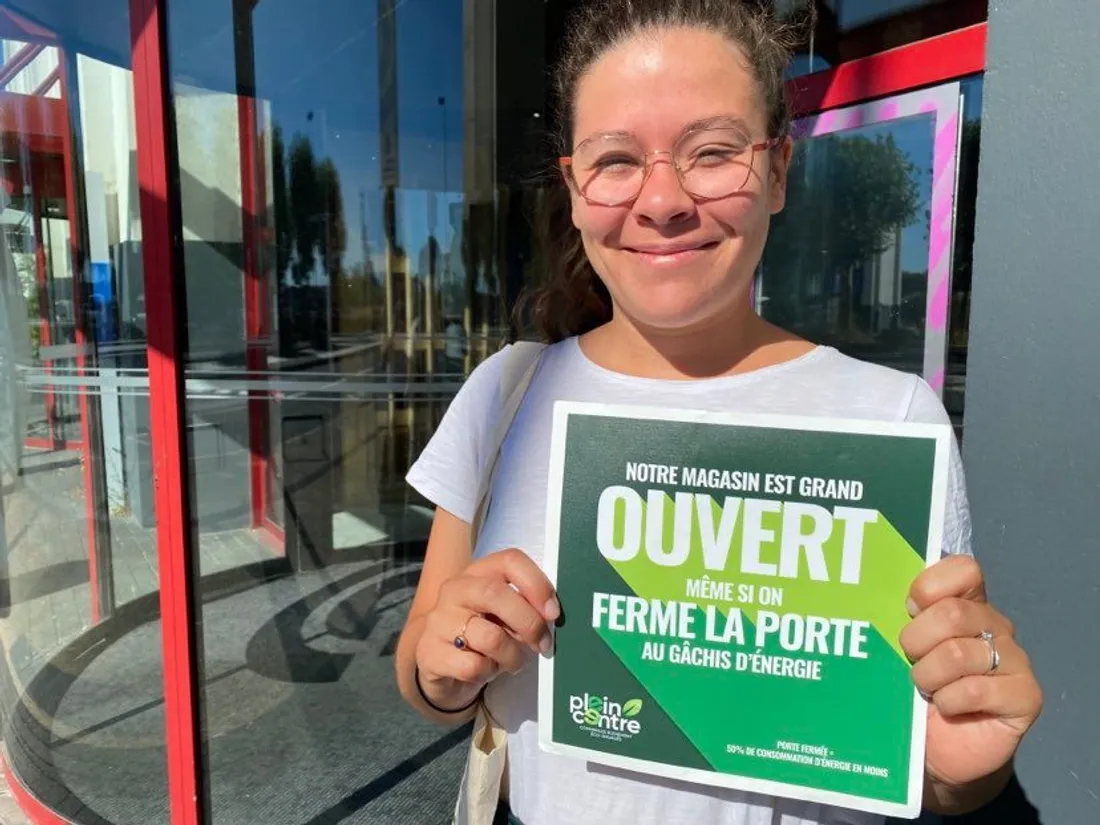Plein Centre a édité des affichettes pour les commerçants / Camille Dumont