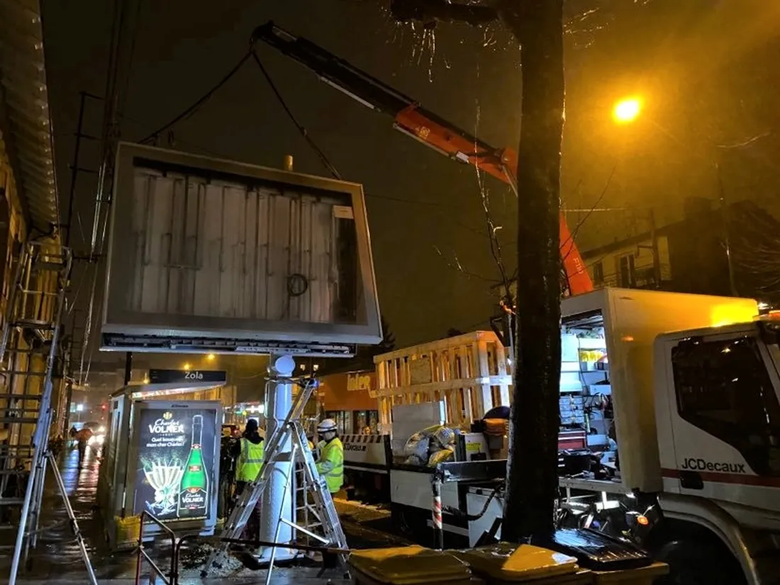 110 panneaux de 8 m2 ont été retirés à Nantes