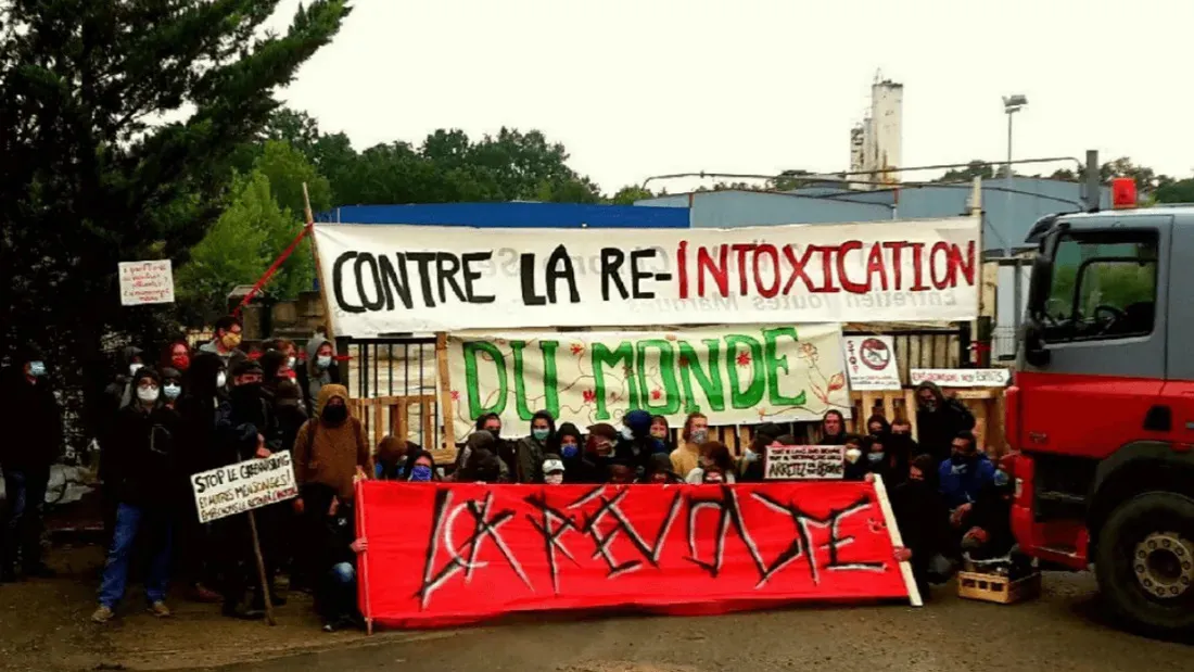 Blocage de la cimenterie Lafarge à Saint-Barthélémy-d'Anjou en 2020. 