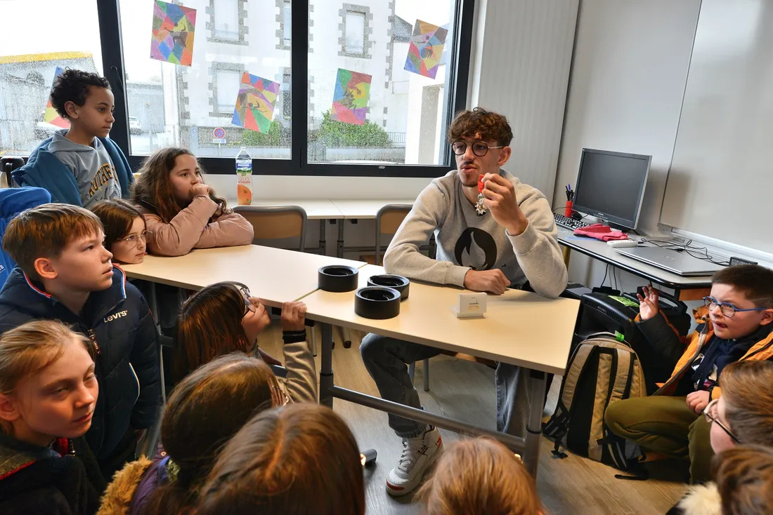 Alexandre Léauté à l'école de Loudéac (22)