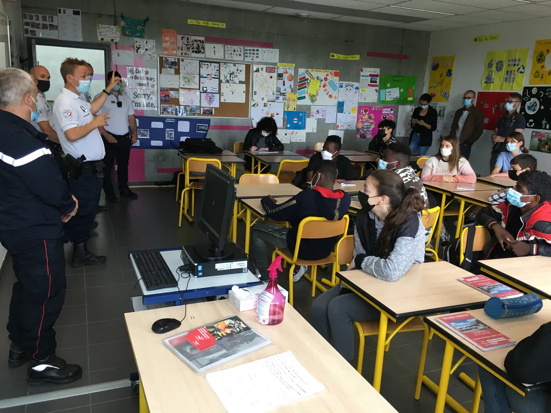 Echange policiers/ados