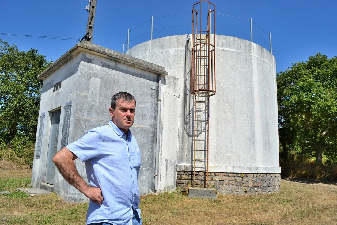 Le maire de Botmeur Eric Prigent - Château d'eau