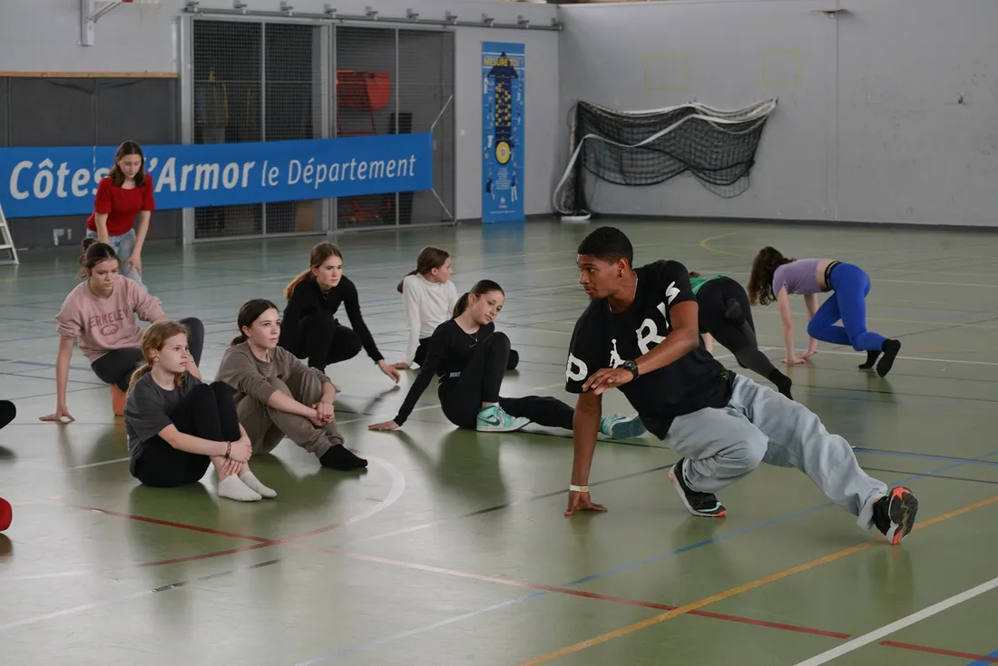 Killian et les collégiens de Saint-Brieuc