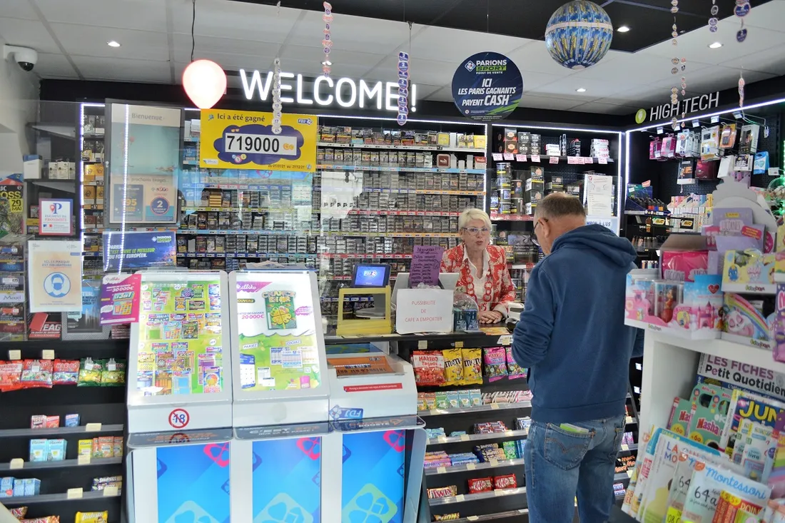 Bureau de tabac - archives