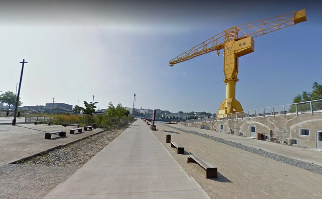 La grue jaune, près de laquelle l'agression a eu lieu