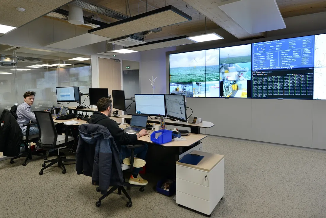 Eoliennes en mer - salle de contrôle à la Turballe