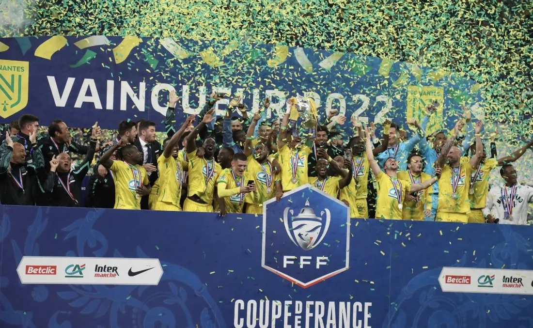 Les Nantais brandissent la Coupe de France
