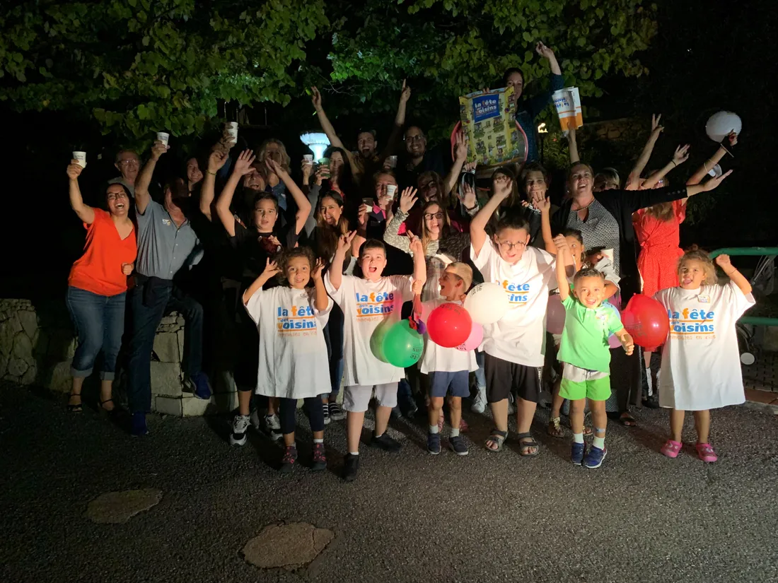 Rassemblement de voisins