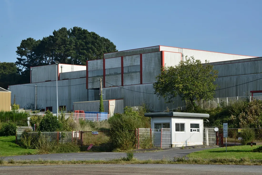 GAD Usine Désaffectée à Lampaul (entrée)
