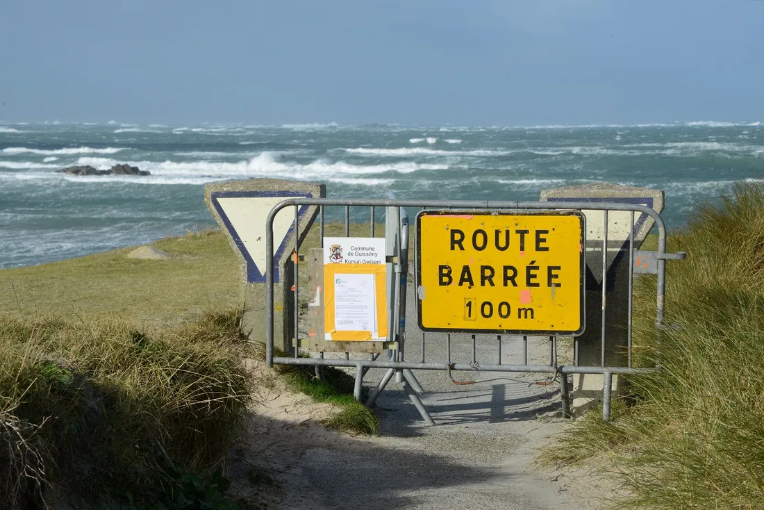 Guisseny Curnic - panneau route barrée