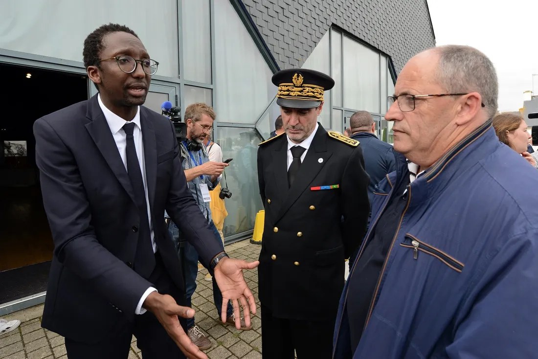 Hervé Berville au Guilvinec, aux côtés du Préfet du Finistère