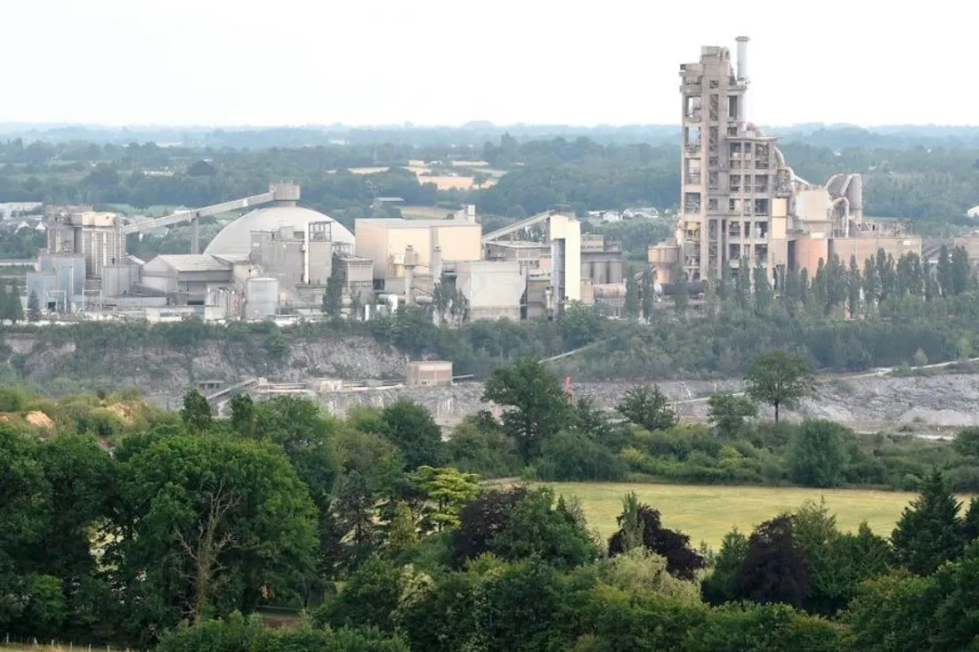 L'usine Lafarge de Siant-Pierre-La-Cour (53)