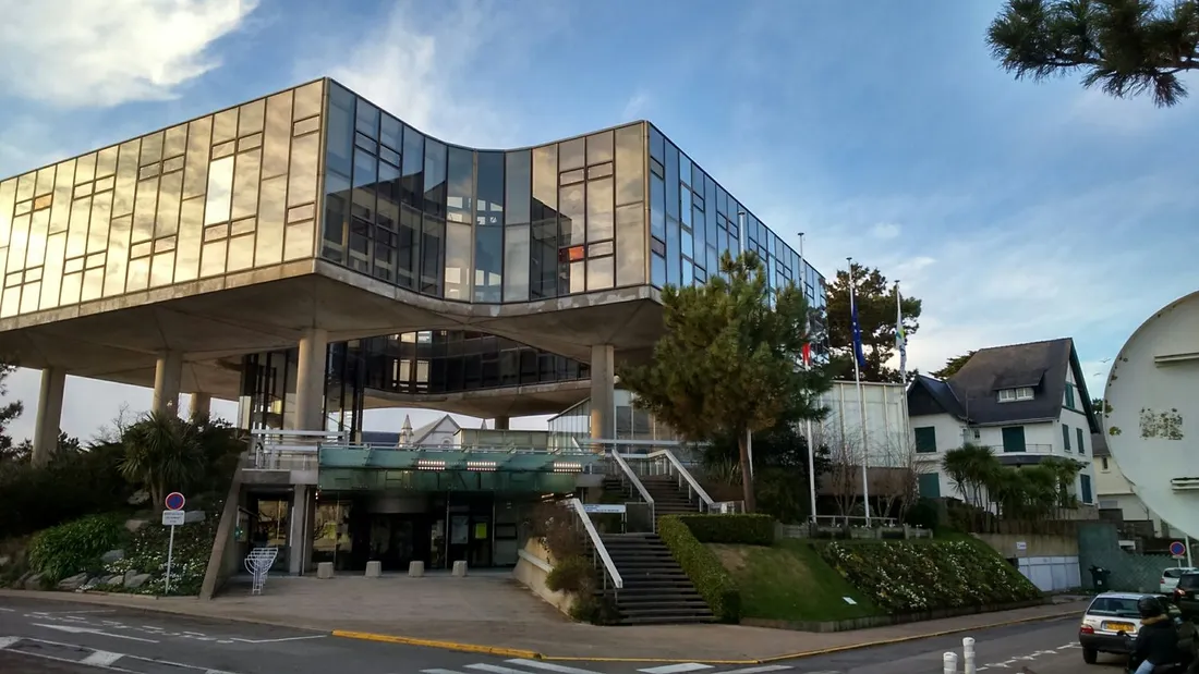 Hôtel de ville de la Baule (44)