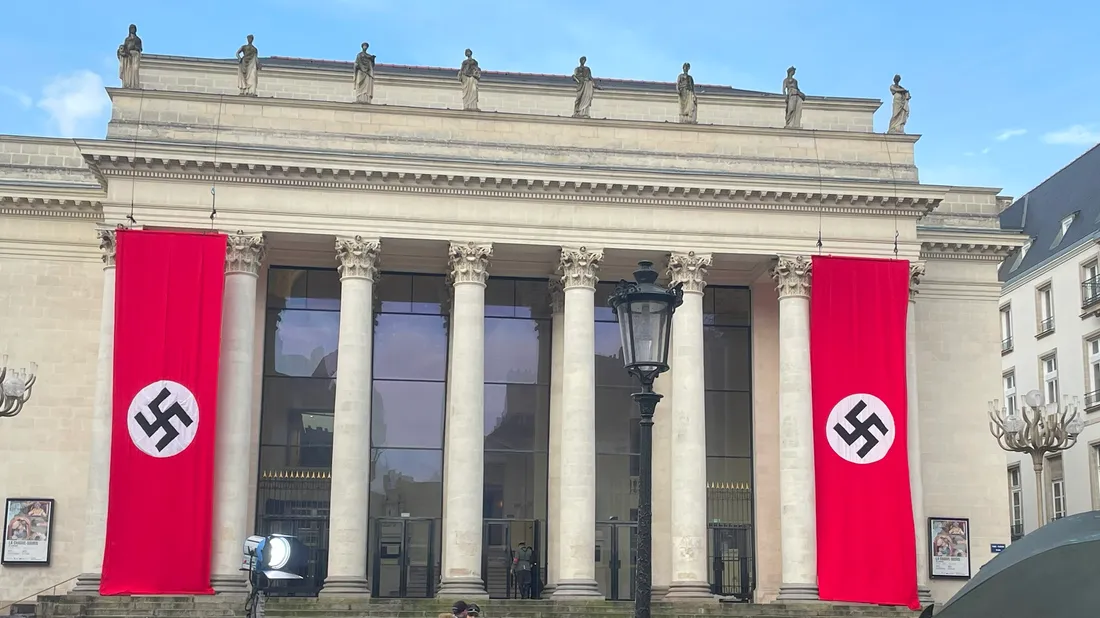 Drapeaux nazis place Graslin