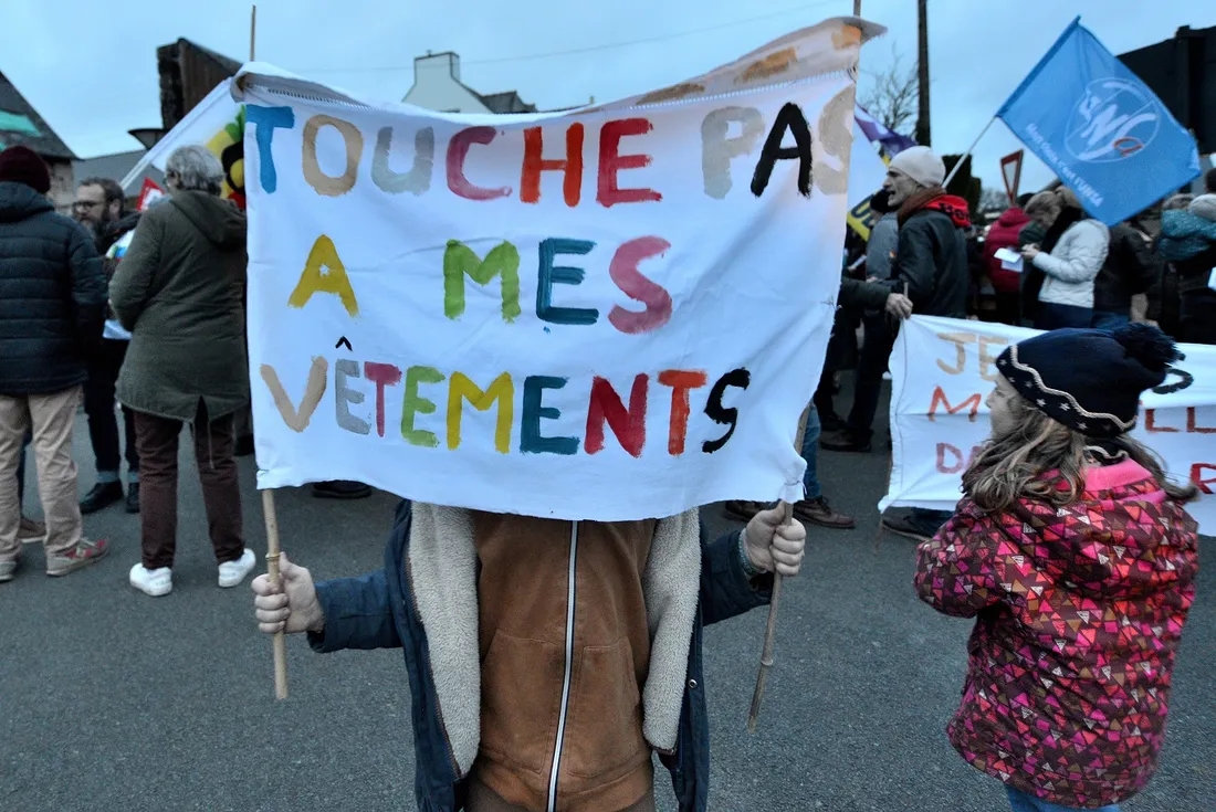 Plouisy, manifestation anti-uniforme