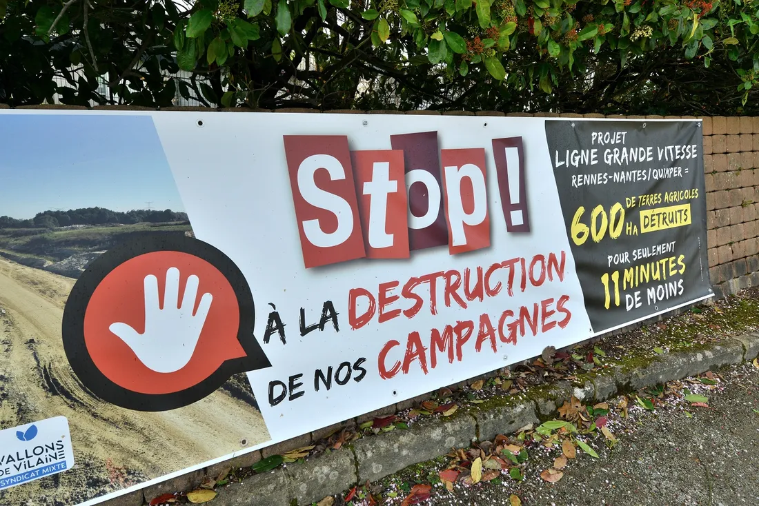 Projet de Ligne TGV Rennes-Redon (banderole opposants)