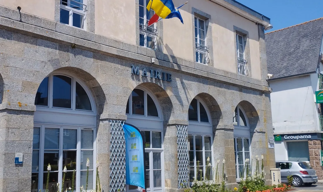 Mairie de Ploeuc-Lhermitage (22)