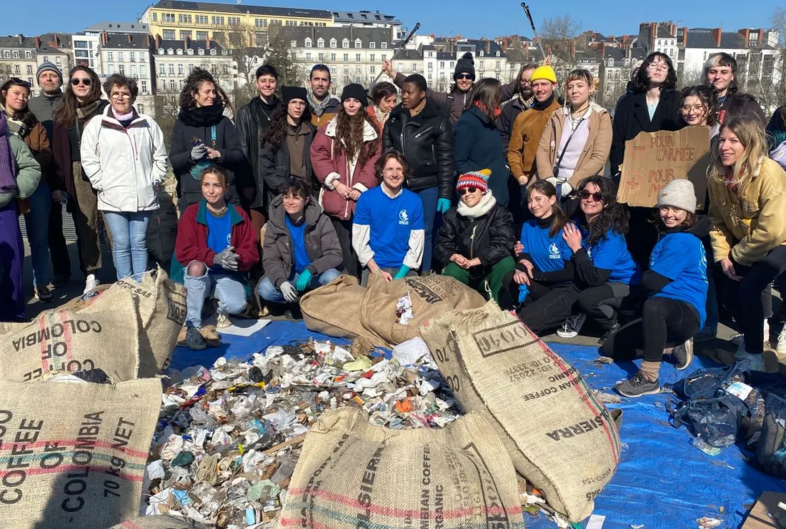 Pomme a participé à l'opération de ramassage des déchets de Wings of the ocean