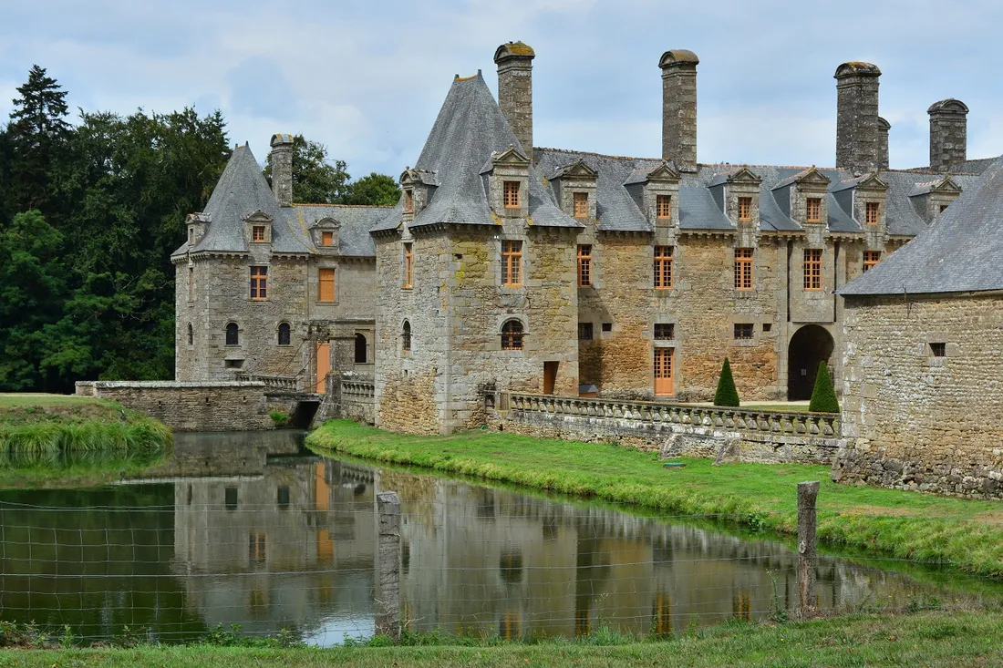 Rocher Portail Nelle Ecole des Sorciers