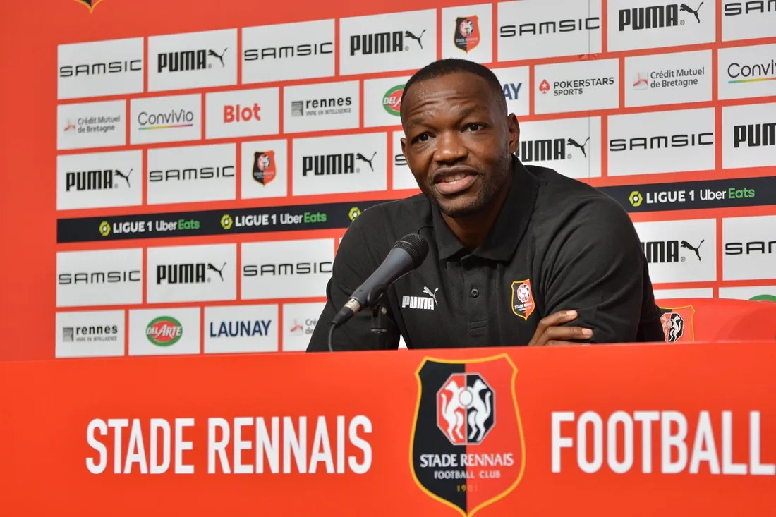 Steve Mandanda lors de sa présentation à la presse ce lundi à Rennes