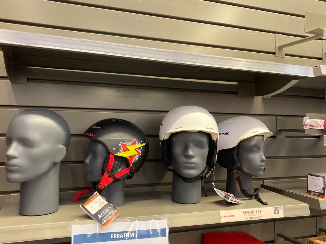 Casques au rayon Intersport
